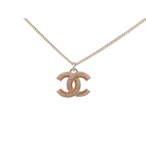 collier chanel logo cc|2 c's in chanel logo.